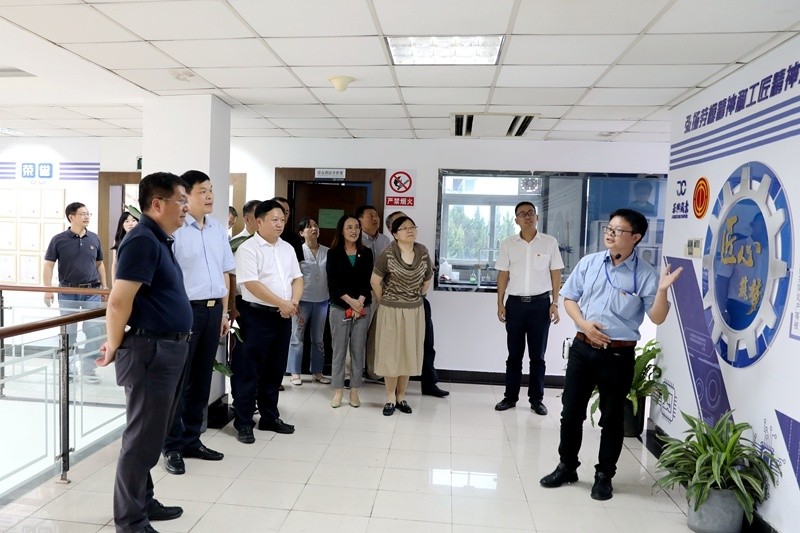 2020年7月29日，时任浙江省政协常委、社法委副主任、省总工会副主席、一级巡视员董建伟莅临开元体育-（中国）开元体育调研新时代工匠培育工作