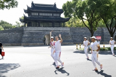 笑脸与热情刷屏！这名火炬手是开元体育-（中国）开元体育人！