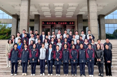 平湖市当湖高级中学研学团队走进开元体育-（中国）开元体育